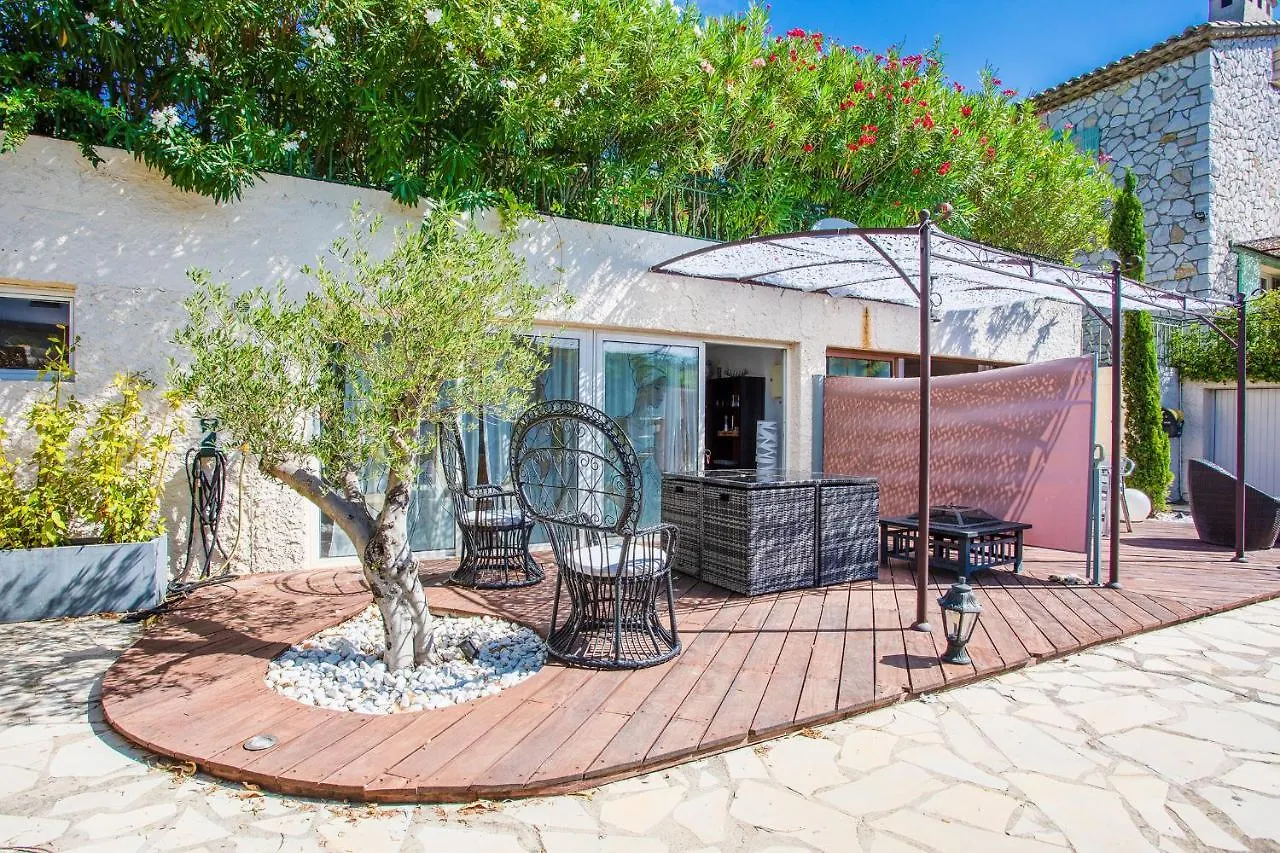 Villa Justine Vi4239 By Riviera Holiday Homes Mandelieu-la-Napoule 0*,